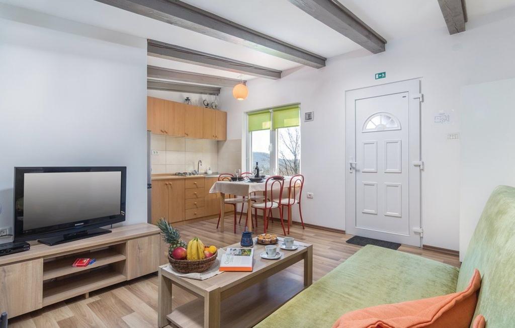 Vacation Home Latini Hum المظهر الخارجي الصورة